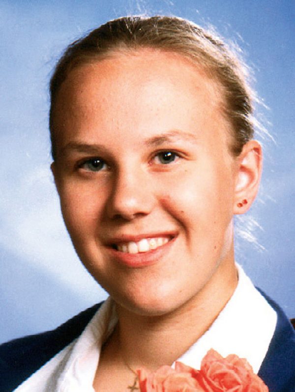 Raisa Räisänen hymyilee